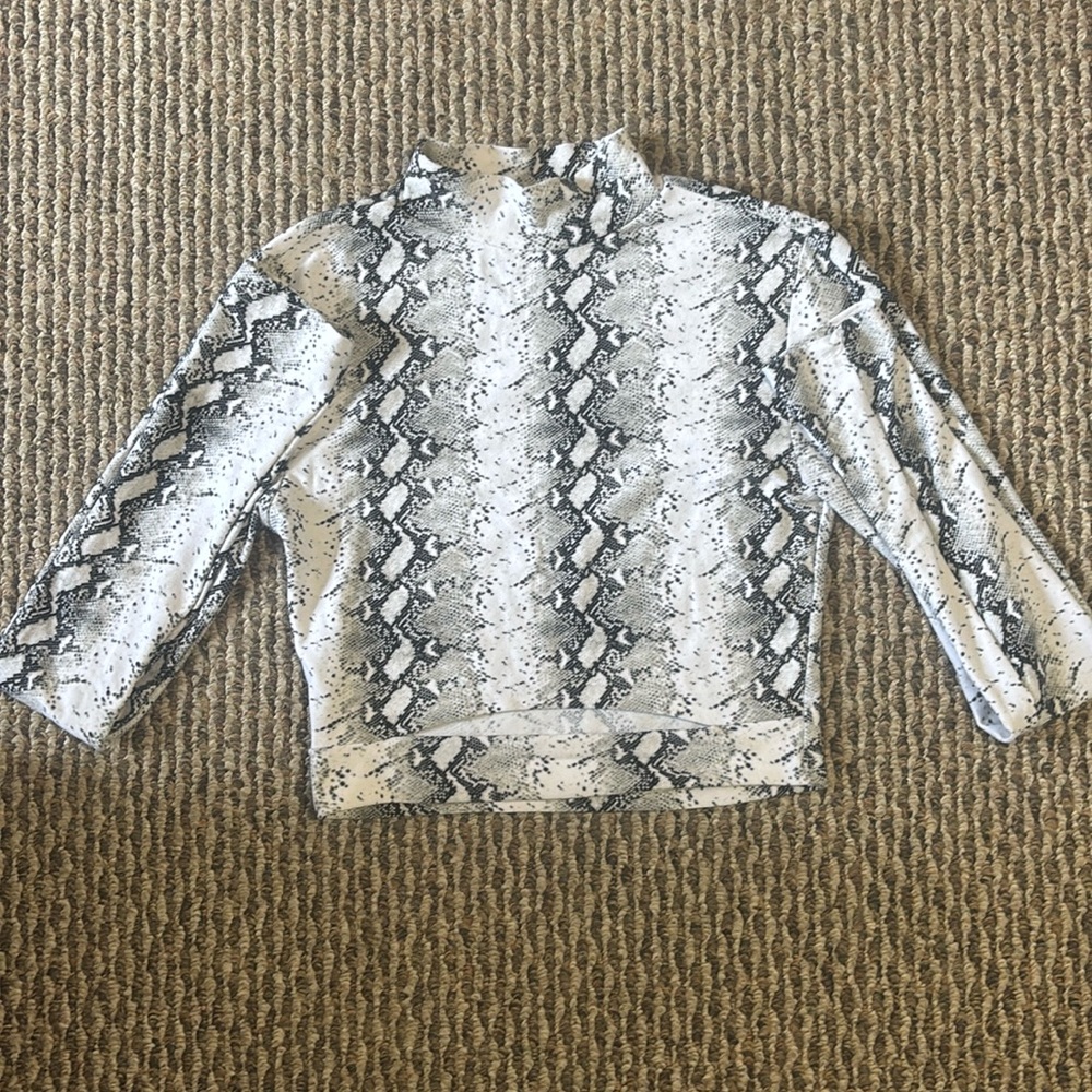 Long sleeved snakeskin top